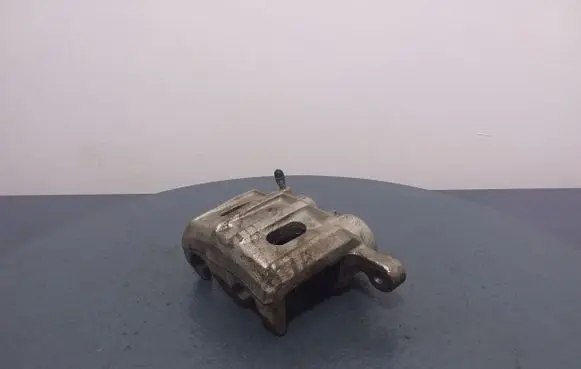 Mitsubishi Outlander Front brake caliper 4723b