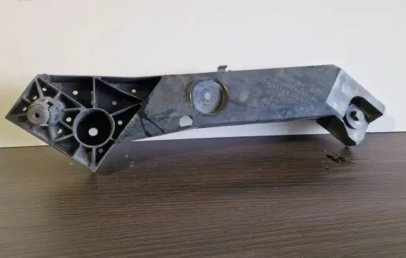 Renault Trafic III (X82) Radiator support slam panel bracket 625001299R 93867893 6000618733