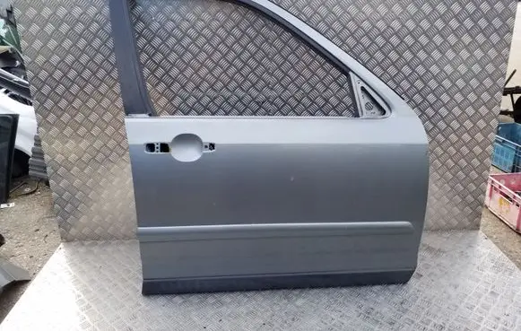 Honda CR-V Front door