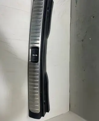 Trunk/boot sill cover protection
