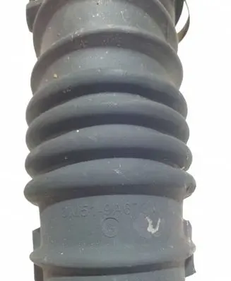 Ford Focus Air intake hose/pipe 3M519A673M