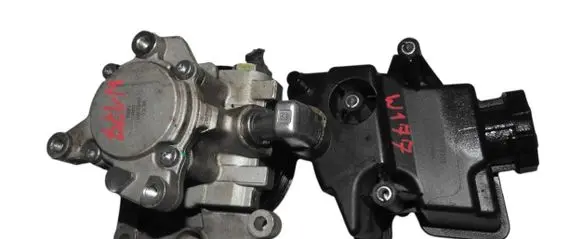Mercedes-Benz ML W166 Power steering pump 0146310011 48719103