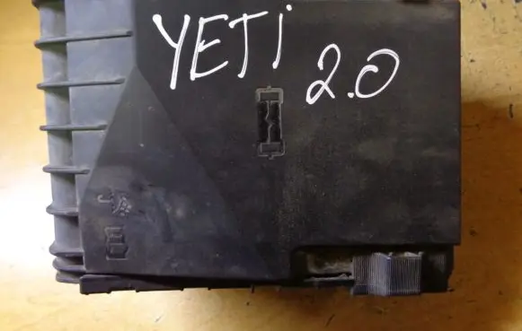 Skoda Yeti (5L) Fuse box set 1K0937118