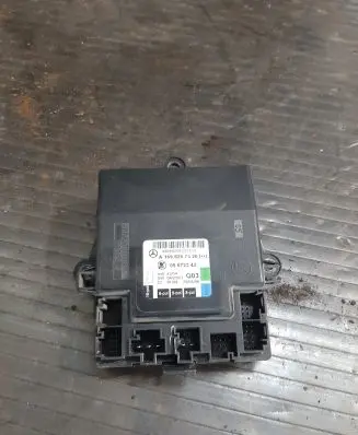Mercedes-Benz B W245 Door control unit/module A1698207326
