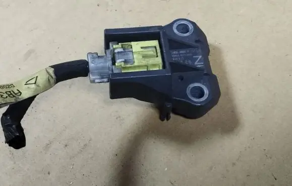 Lexus IS 220D-250-350 Airbag deployment crash/impact sensor 8917353040