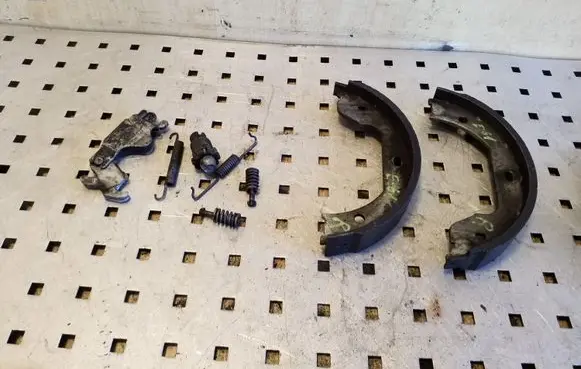 BMW 5 E60 E61 Handbrake/parking brake pads 