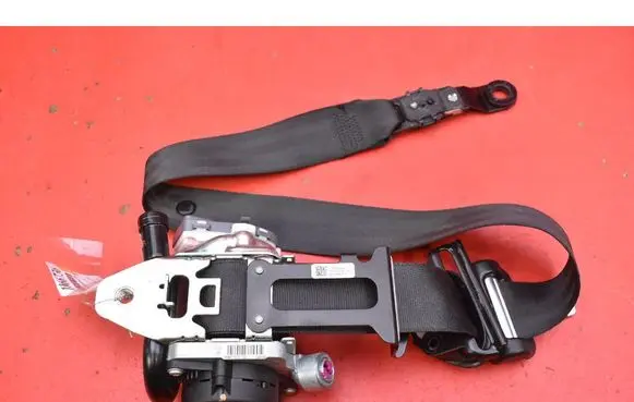 Volvo V60 Front seatbelt 39818843