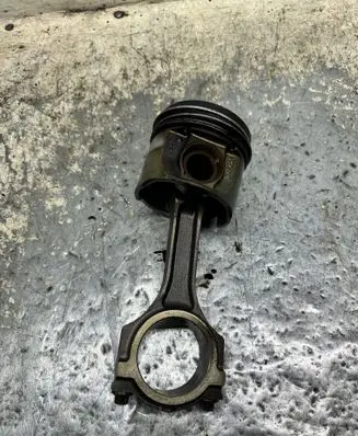 Ford Transit Piston with connecting rod 