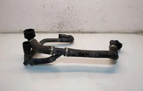Land Rover Discovery Sport Engine coolant pipe/hose GJ328C480AA