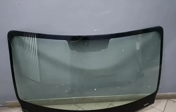 Renault Master III Front windscreen/windshield window 