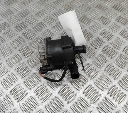 Volkswagen PASSAT B8 Electric auxiliary coolant/water pump 0392024011 04L965567B