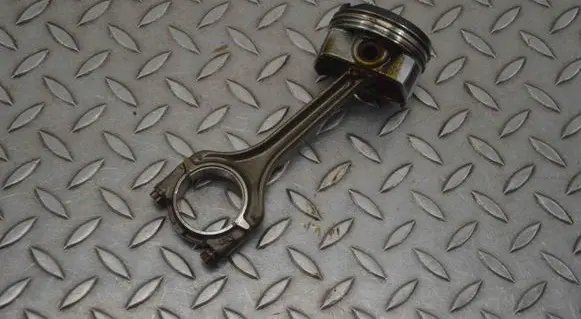 Volkswagen Golf VII Piston 04EE