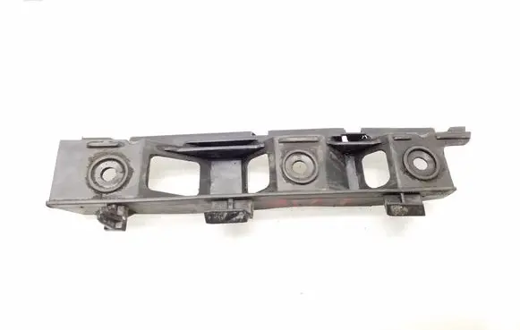 Volkswagen PASSAT B6 Front bumper mounting bracket