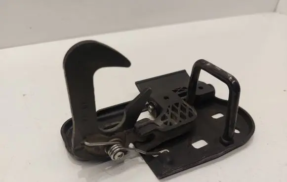 Volkswagen Caddy Engine bonnet/hood lock/latch loop/hook 1T0823480A
