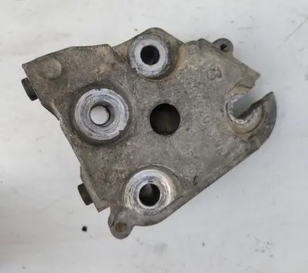 Peugeot 407 Engine mounting bracket 9645030780