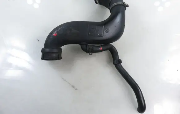 Opel Zafira B Air intake hose/pipe 55352733
