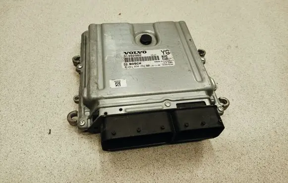 Volvo XC60 Engine control unit/module 31392982 1039S76700 0281030782