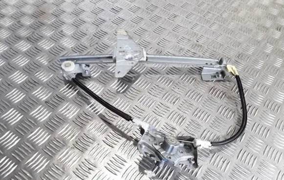 Rear door manual window regulator