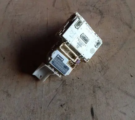 Suzuki SX4 Fuse module 3677079J31 LOT7203 B79J3