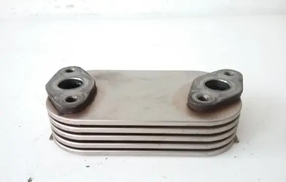 Oil filter mounting bracket