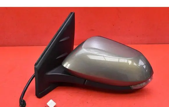 Toyota Yaris Front door electric wing mirror 049749