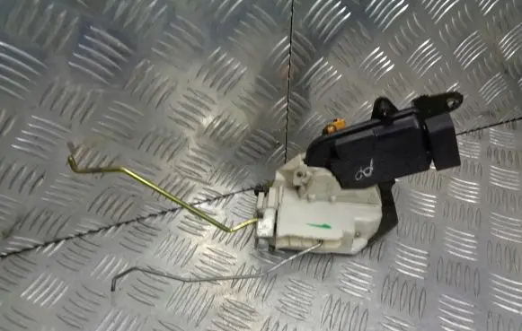 Opel Agila A Front door lock B07-SPL-R