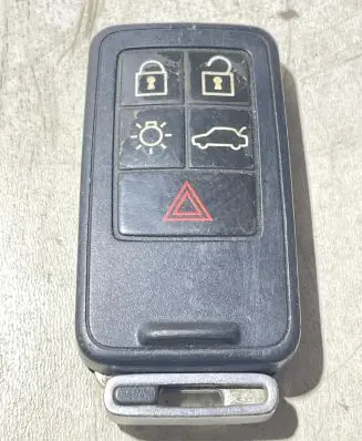 Volvo V70 Ignition key/card 8576873
