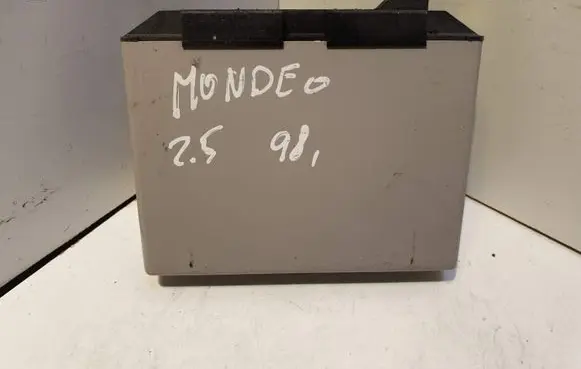 Ford Mondeo MK II Light module LCM 95BG10C909AA