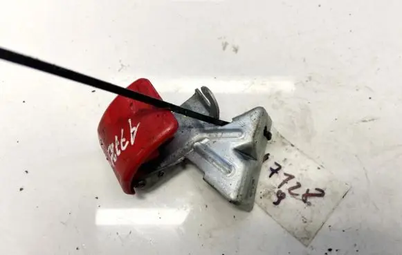 Volvo V50 Engine bonnet (hood) release handle