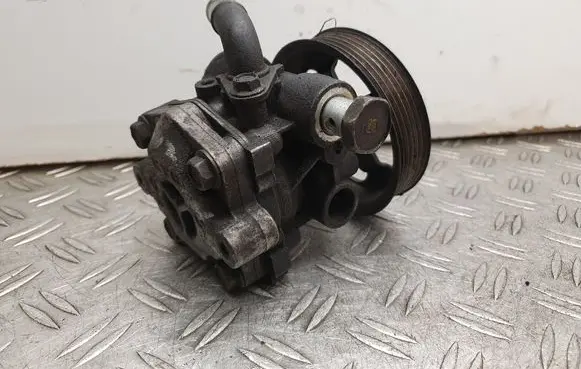 Mitsubishi Outlander Power steering pump