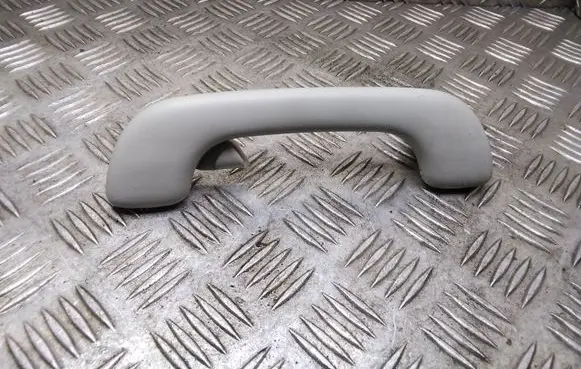 Nissan Qashqai+2 Rear interior roof grab handle 8200003209