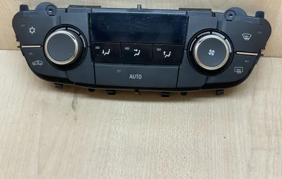 Opel Insignia A Climate control unit 13273095