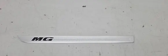 MG HS Foot area side trim 10636744
