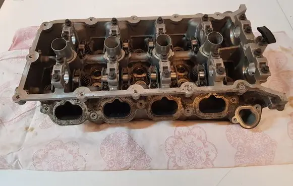 Ford Mustang VI Engine head RFBR3E6C064CE FR3E6C064CE