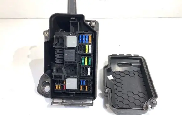 Mercedes-Benz GLE W167 Fuse box set A1675404601