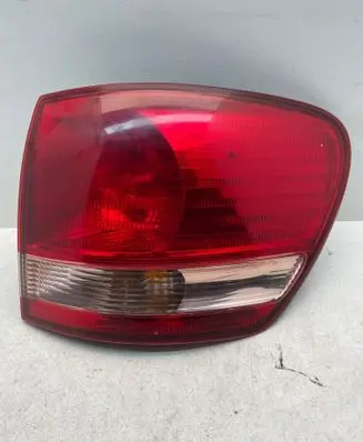 Toyota Avensis Verso Rear/tail lights E137652 44A35 7652