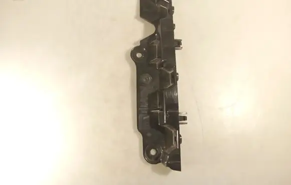 Renault Master III Fender mounting bracket 620438971R