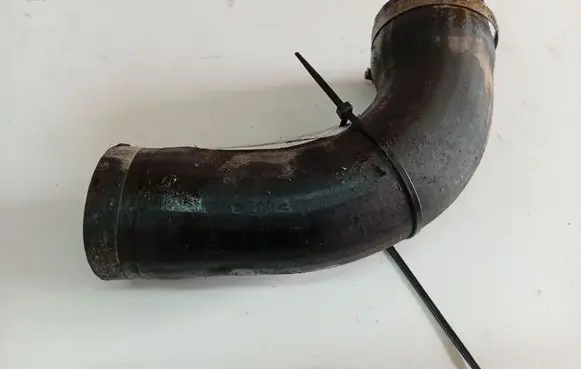 Audi A4 S4 B5 8D Intercooler hose/pipe 