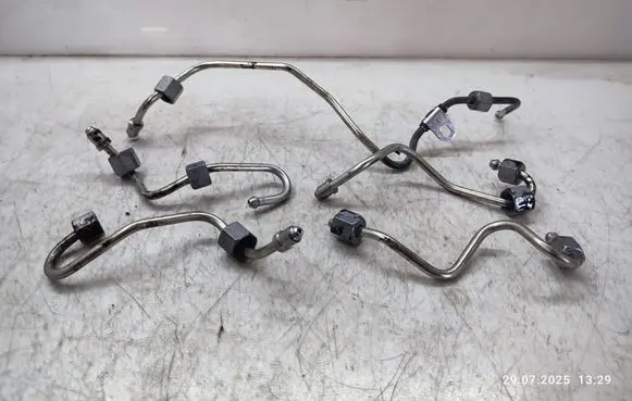 Nissan Qashqai+2 Fuel line pipe 
