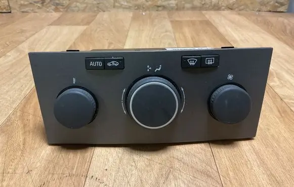 Opel Zafira B Climate control unit 13168100 0AM7504C68 901512570000