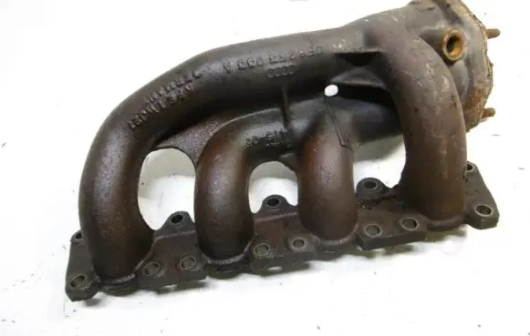 Volkswagen PASSAT B5 Exhaust manifold 058253033A