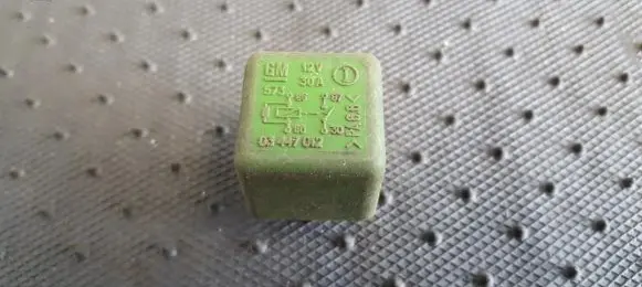 Opel Omega B2 Other relay 03447012 GM12V30A573