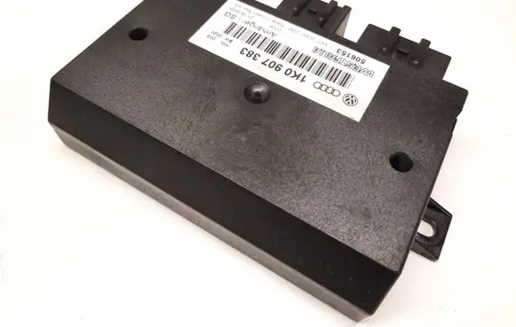 Volkswagen PASSAT B6 Tow bar trailer control unit/module 1K0907383