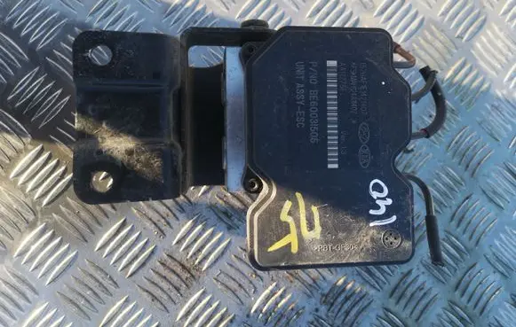 Hyundai i40 ABS Pump 589203Z930