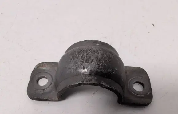 Audi e-tron Sway bar bush bracket, front 4M0411336