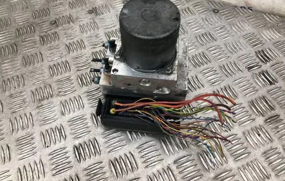 BMW 5 E60 E61 ABS Pump 34516774679 34516783360