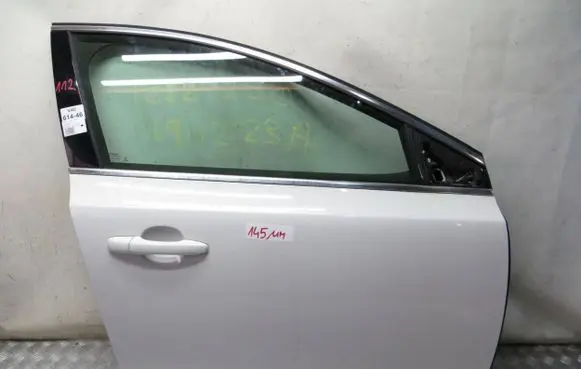 Volvo V40 Front door