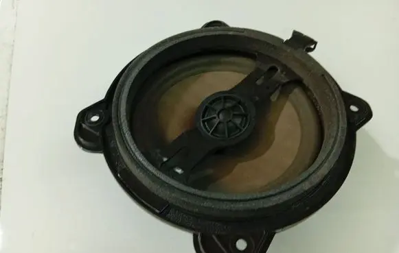 Audi A3 S3 8P Front door speaker 8H0035411