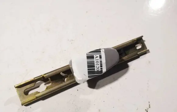 Citroen Xsara Picasso Seat belt adjustment rail 