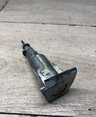 Skoda Superb B6 (3T) Front door lock 3T0837167C